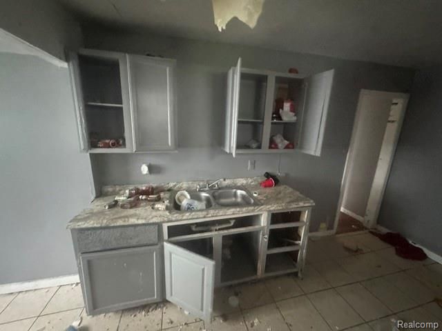 13639 Saratoga Street, Detroit, MI 48205