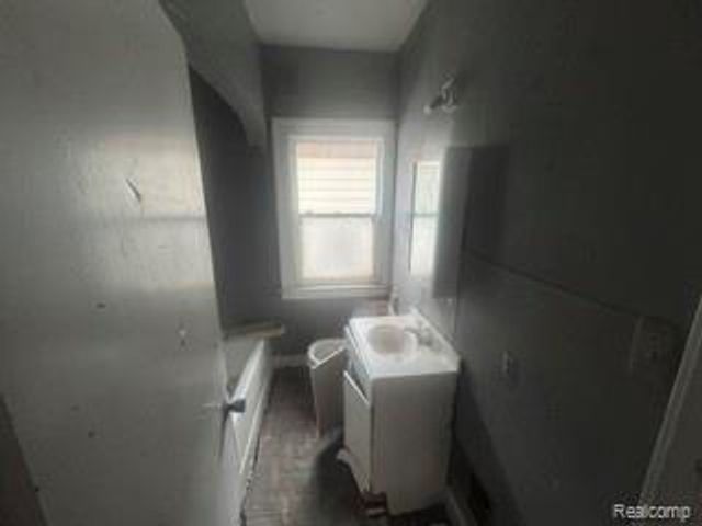 13639 Saratoga Street, Detroit, MI 48205