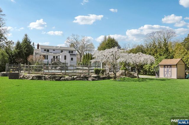 777 W Saddle River Road, Ho-ho-kus, NJ 07423