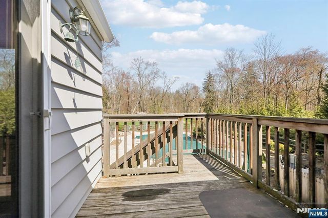 777 W Saddle River Road, Ho-ho-kus, NJ 07423