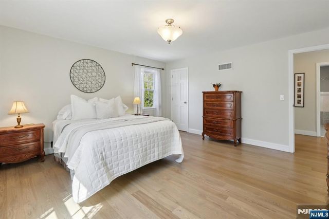 777 W Saddle River Road, Ho-ho-kus, NJ 07423