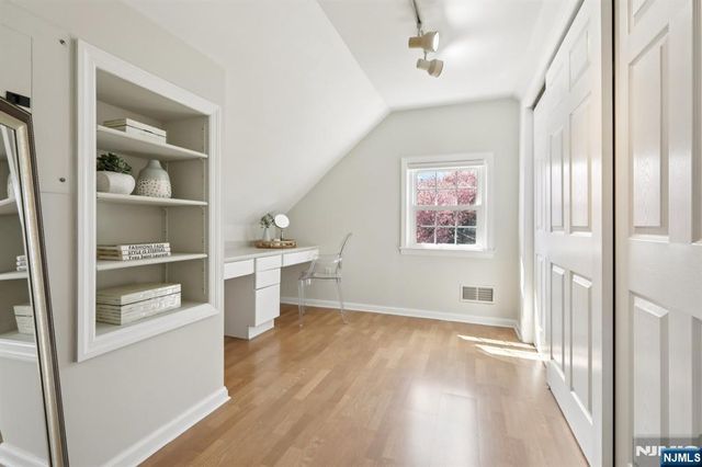 777 W Saddle River Road, Ho-ho-kus, NJ 07423