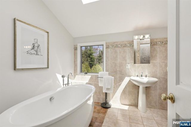 777 W Saddle River Road, Ho-ho-kus, NJ 07423