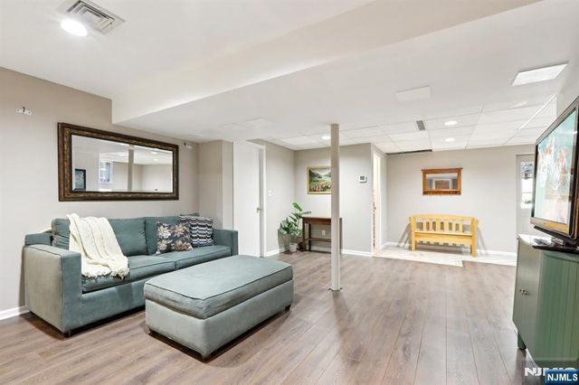 777 W Saddle River Road, Ho-ho-kus, NJ 07423