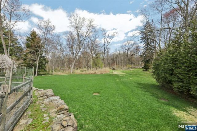 777 W Saddle River Road, Ho-ho-kus, NJ 07423