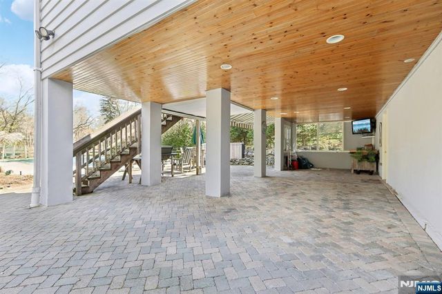777 W Saddle River Road, Ho-ho-kus, NJ 07423
