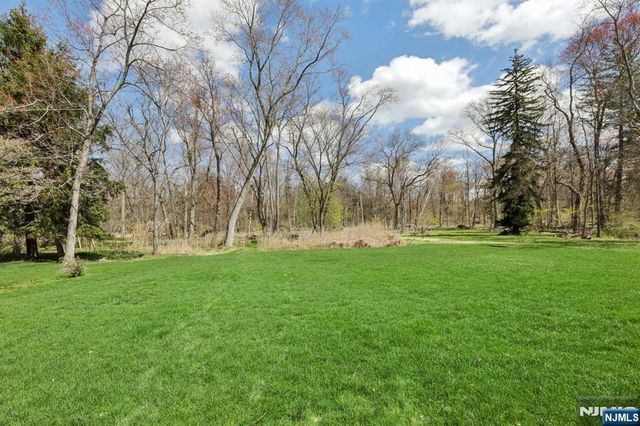 777 W Saddle River Road, Ho-ho-kus, NJ 07423
