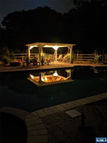 777 W Saddle River Road, Ho-ho-kus, NJ 07423