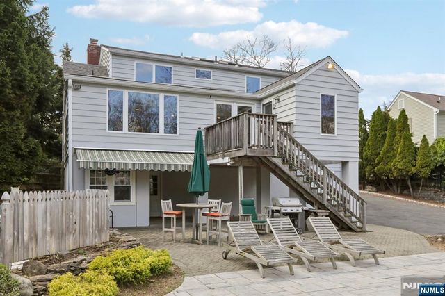 777 W Saddle River Road, Ho-ho-kus, NJ 07423