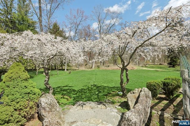 777 W Saddle River Road, Ho-ho-kus, NJ 07423