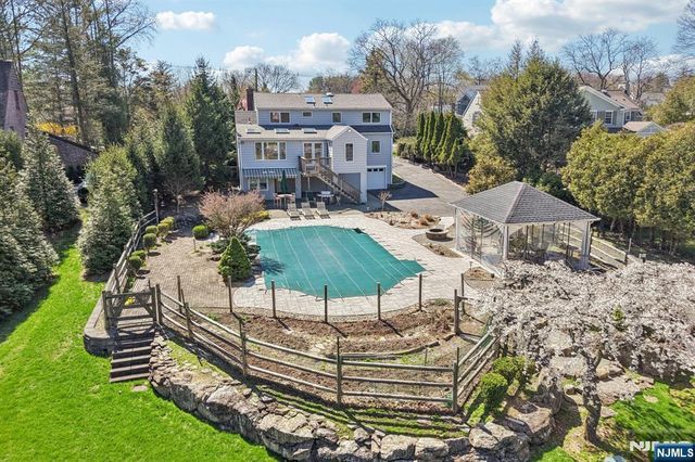 777 W Saddle River Road, Ho-ho-kus, NJ 07423