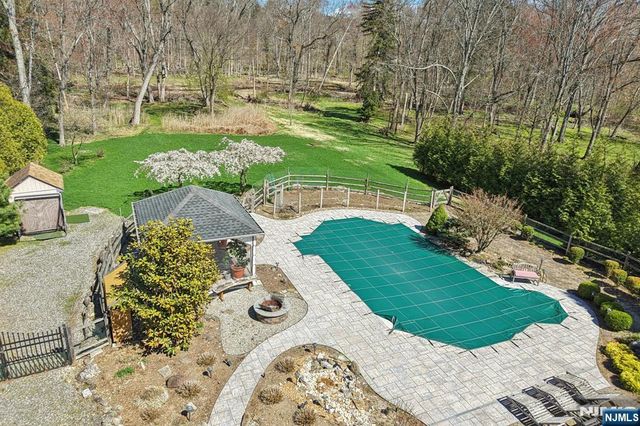777 W Saddle River Road, Ho-ho-kus, NJ 07423