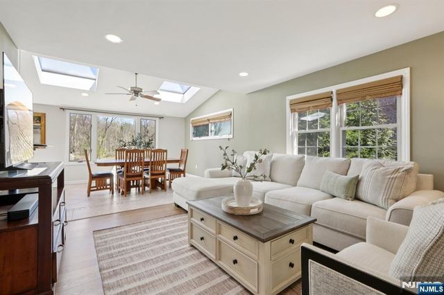 777 W Saddle River Road, Ho-ho-kus, NJ 07423