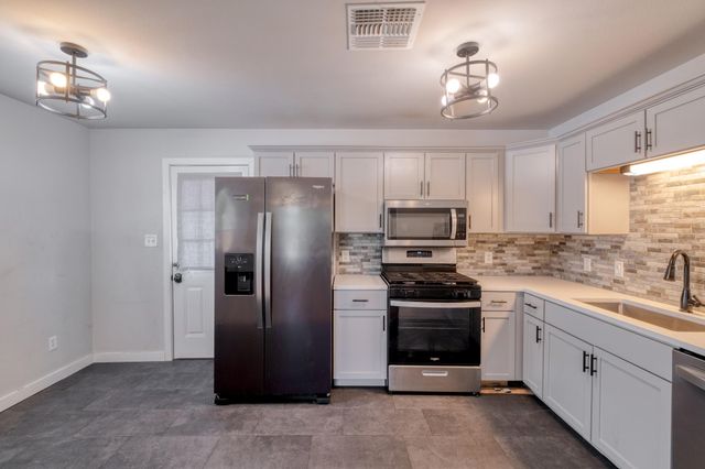 1719 ADINA ST, Austin, TX 78721