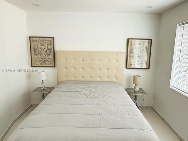 7700 Collins Ave 5, Miami Beach, FL 33141