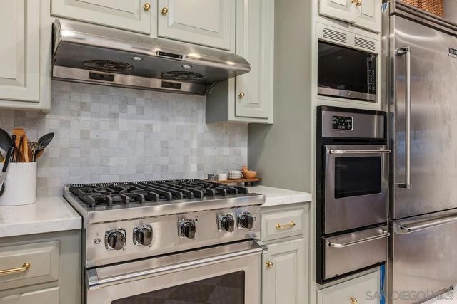 1051 Crest View Rd, Vista, CA 92081