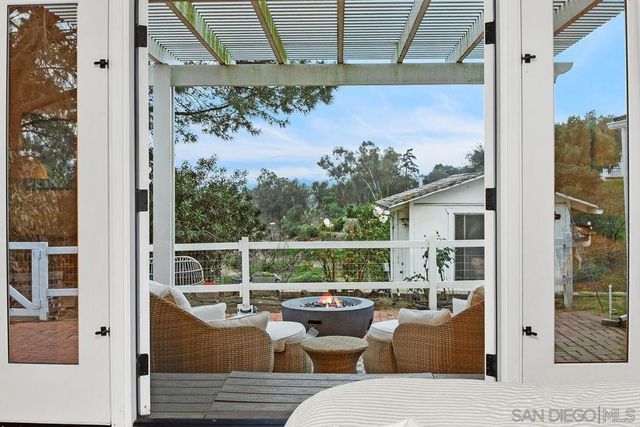 1051 Crest View Rd, Vista, CA 92081