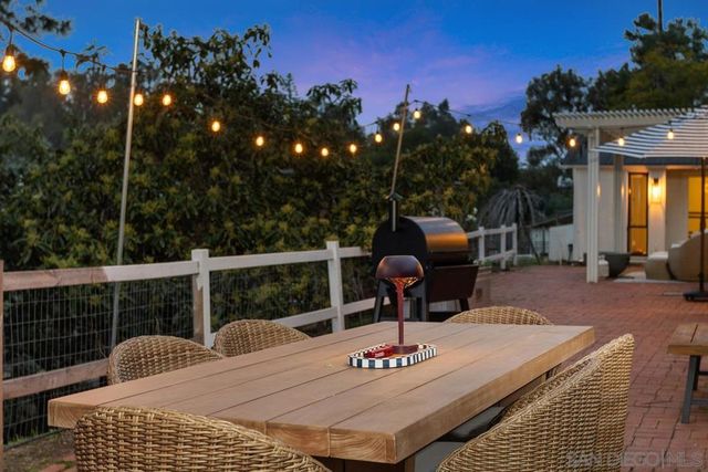 1051 Crest View Rd, Vista, CA 92081