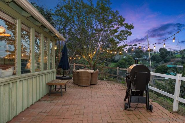 1051 Crest View Rd, Vista, CA 92081