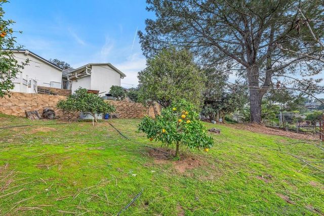 1051 Crest View Rd, Vista, CA 92081