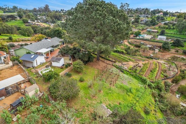 1051 Crest View Rd, Vista, CA 92081