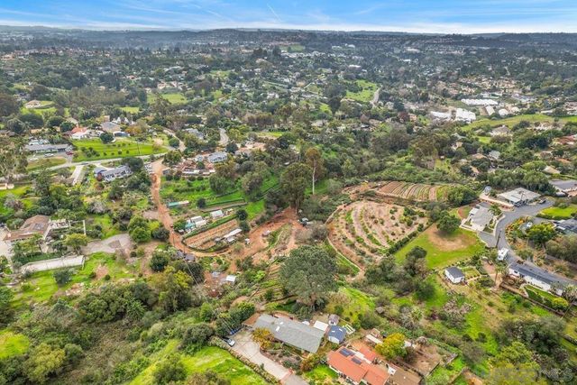 1051 Crest View Rd, Vista, CA 92081