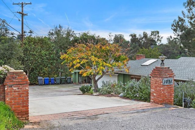 1051 Crest View Rd, Vista, CA 92081