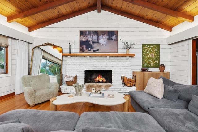 1051 Crest View Rd, Vista, CA 92081