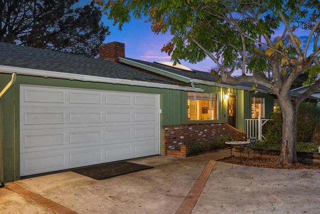 1051 Crest View Rd, Vista, CA 92081