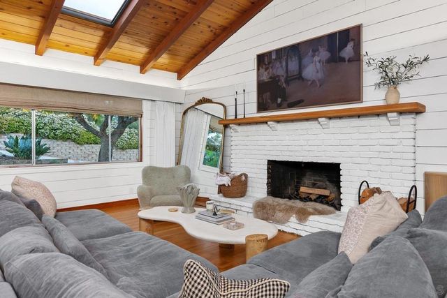 1051 Crest View Rd, Vista, CA 92081