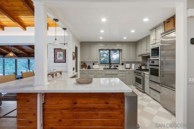 1051 Crest View Rd, Vista, CA 92081