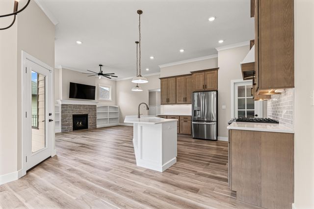 2701 MISTY FLOWER DR, Columbia, MO 65203