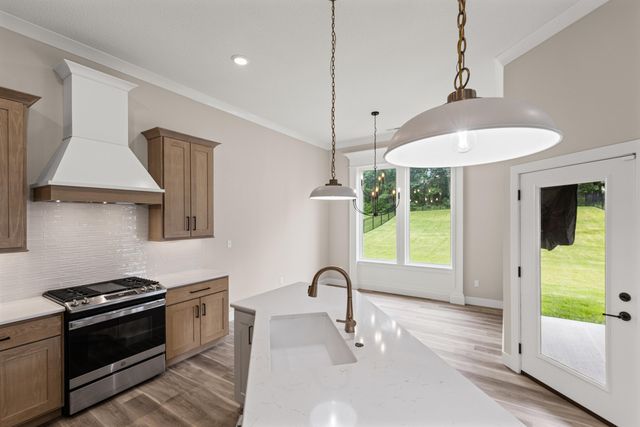 2701 MISTY FLOWER DR, Columbia, MO 65203