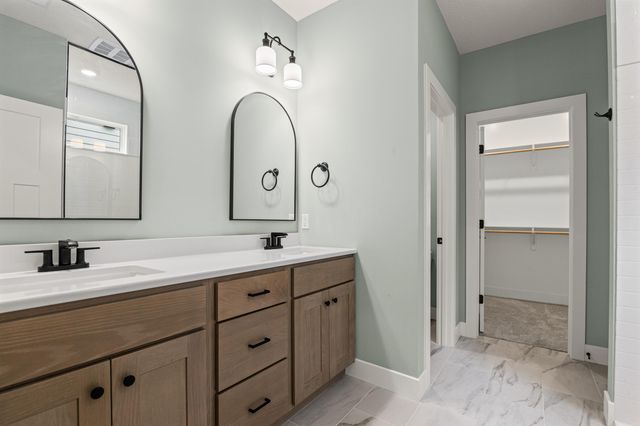 2701 MISTY FLOWER DR, Columbia, MO 65203