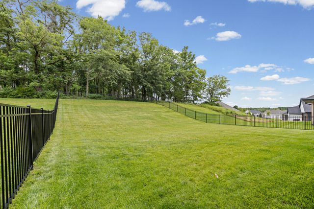 2701 MISTY FLOWER DR, Columbia, MO 65203