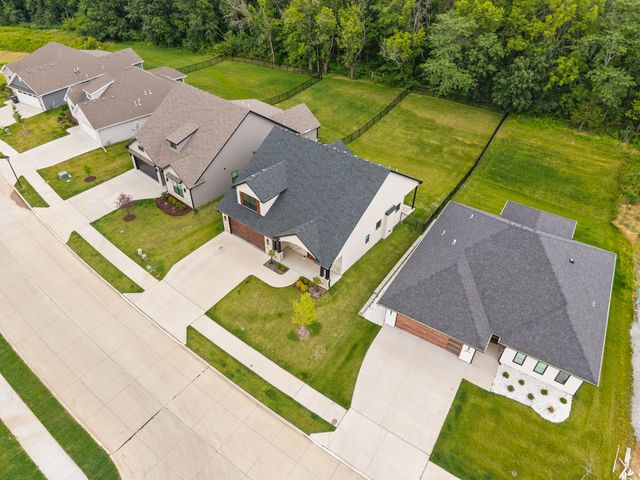 2701 MISTY FLOWER DR, Columbia, MO 65203