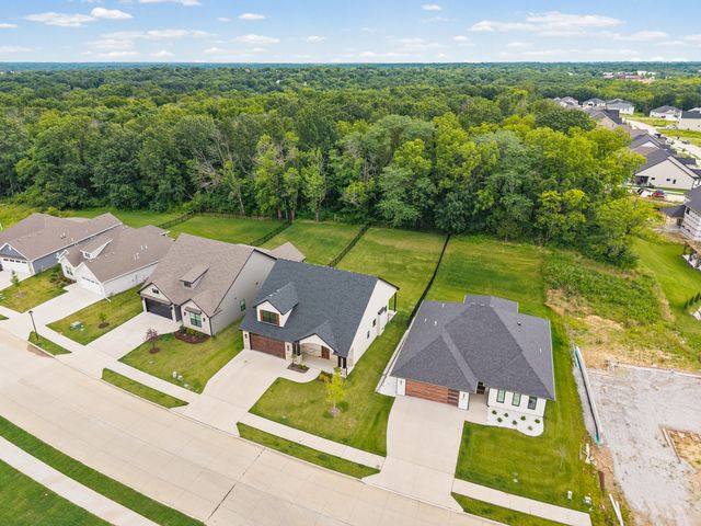 2701 MISTY FLOWER DR, Columbia, MO 65203