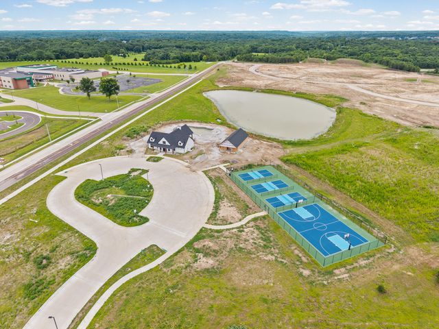 2701 MISTY FLOWER DR, Columbia, MO 65203