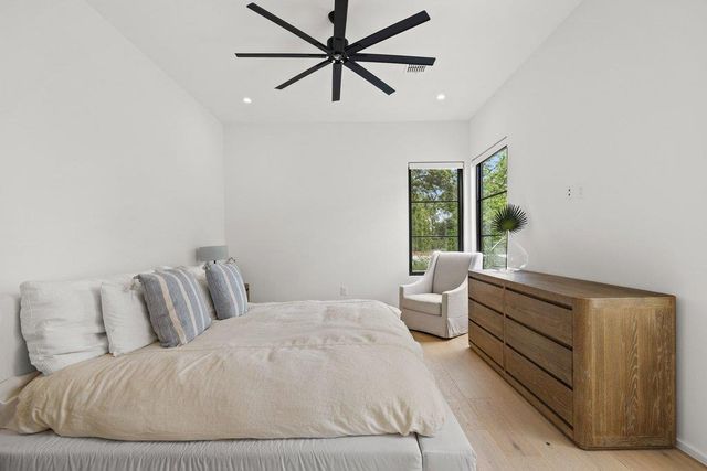 907 Karen Ave, Austin, TX 78757