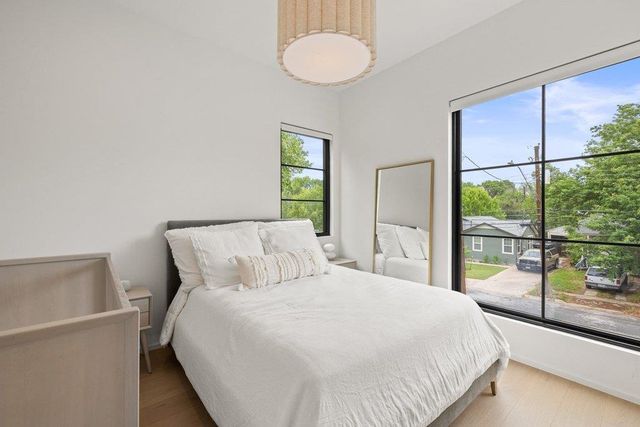 907 Karen Ave, Austin, TX 78757