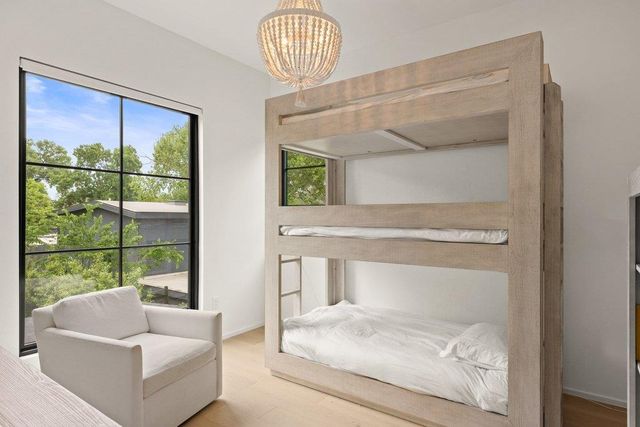 907 Karen Ave, Austin, TX 78757