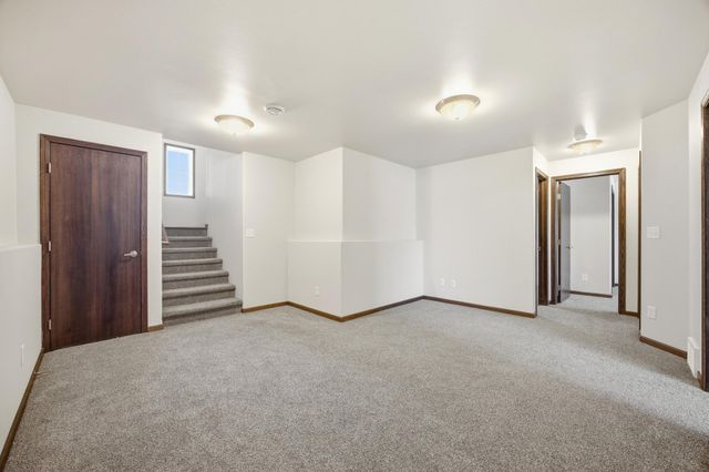 6038 59th Street S, Fargo, ND 58104