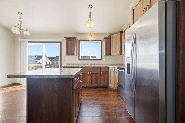 6038 59th Street S, Fargo, ND 58104