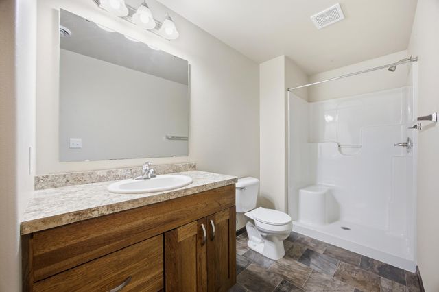 6038 59th Street S, Fargo, ND 58104