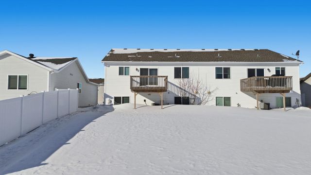 6038 59th Street S, Fargo, ND 58104