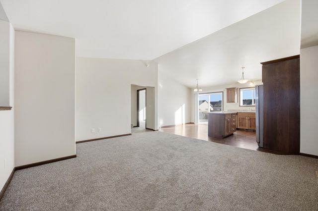 6038 59th Street S, Fargo, ND 58104