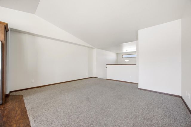 6038 59th Street S, Fargo, ND 58104