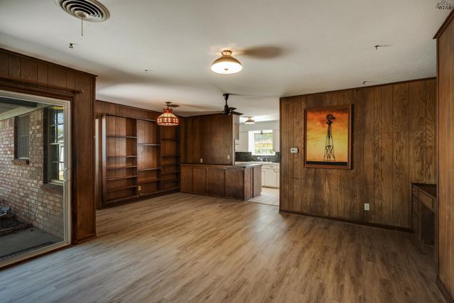 2611 N LEIGHTON CIRCLE, Wichita Falls, TX 76309