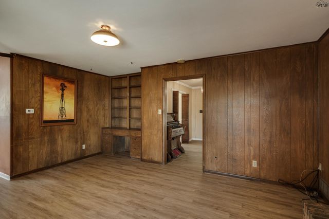 2611 N LEIGHTON CIRCLE, Wichita Falls, TX 76309