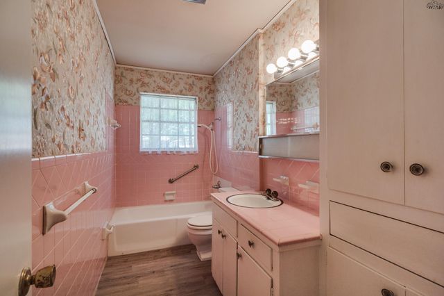 2611 N LEIGHTON CIRCLE, Wichita Falls, TX 76309